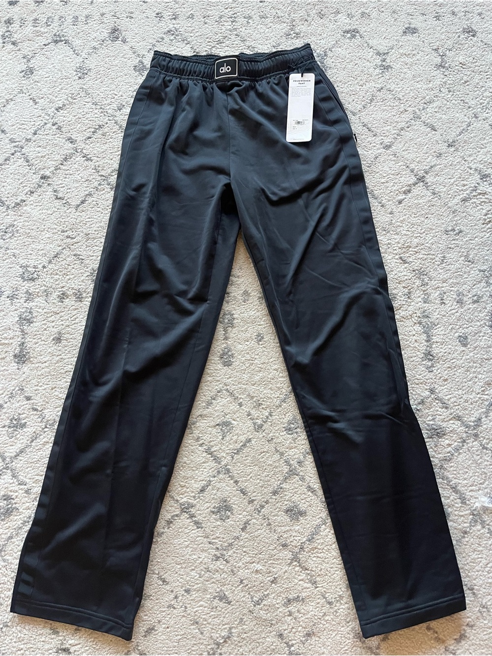 ALO Yoga Black Jogger Pants - Sleek Everyday Activewear